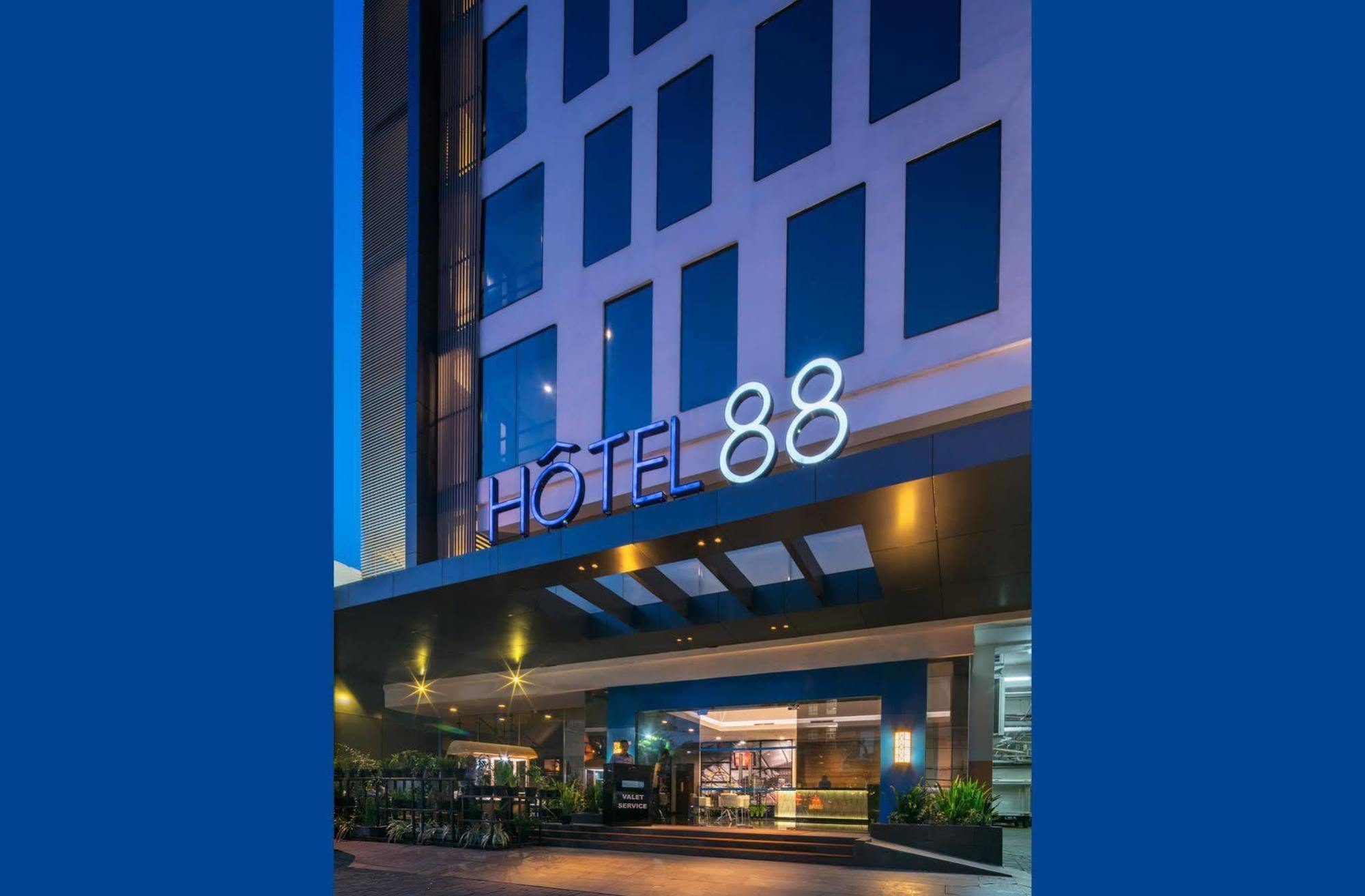 호텔 88 엠봉 마랑 수라바야 외부 사진